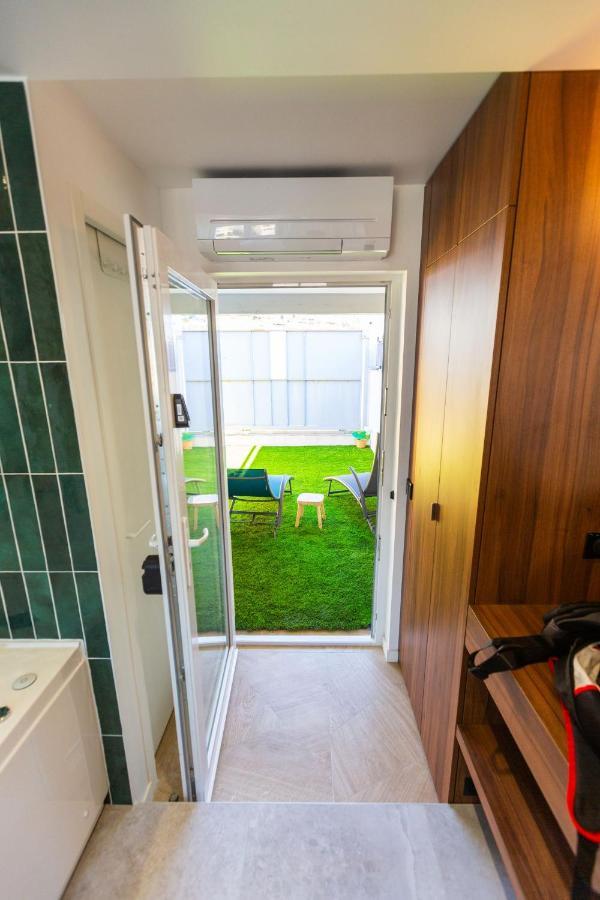 Love Room Du Mont D'Or - Baignoire Spa - Minibar Offert Marseille Exterior photo